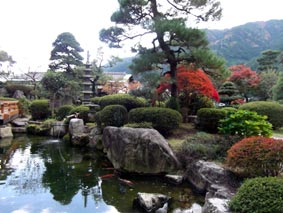 11月初旬の庭園（池付近）