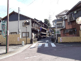 金山の町並み